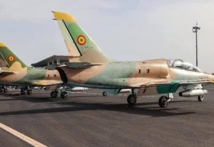 الجيش المالي يعلن السيطرة على أنيفيس وتنفيذ ضربات جوية قرب أغلهوك